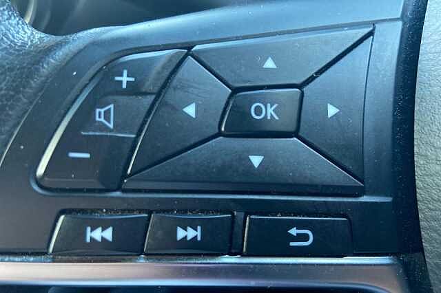 Nissan JUKE 1.0 DiG-T 114 N-Connecta 5dr