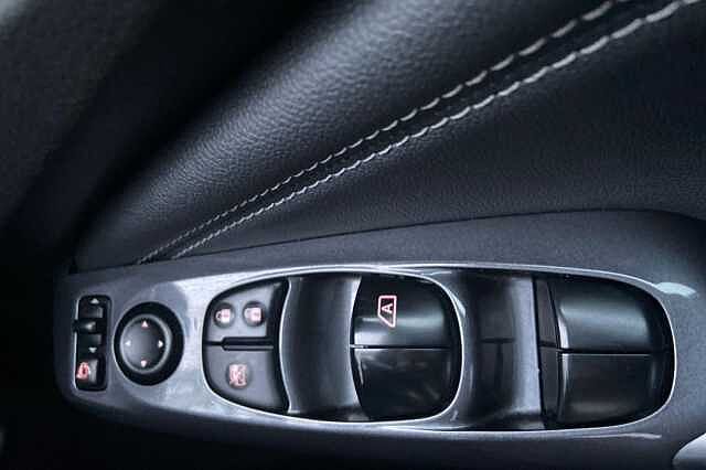 Nissan JUKE 1.0 DiG-T 114 N-Connecta 5dr DCT