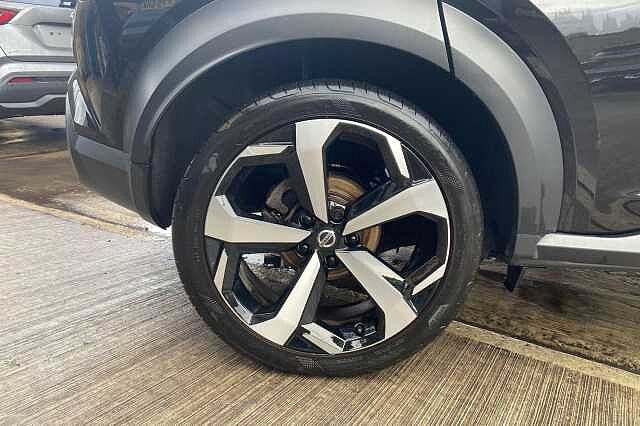 Nissan JUKE 1.0 DiG-T 114 N-Connecta 5dr