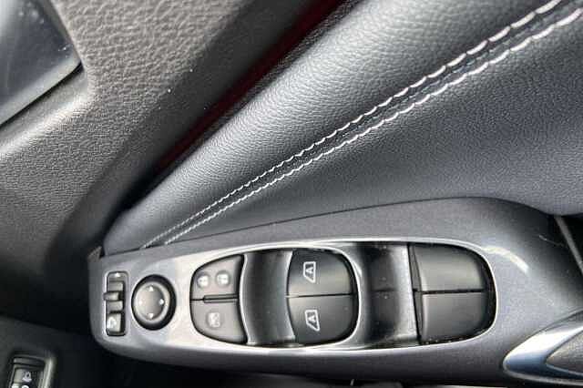 Nissan JUKE 1.0 DiG-T Tekna 5dr