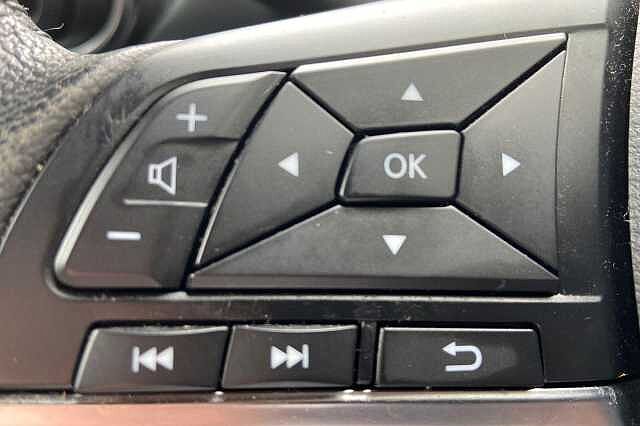 Nissan JUKE 1.0 DiG-T Tekna 5dr