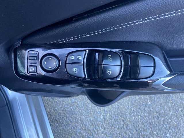 Nissan JUKE 1.0 DiG-T Tekna 5dr DCT