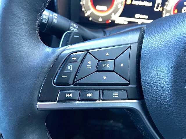 Nissan JUKE 1.0 DiG-T Tekna 5dr DCT