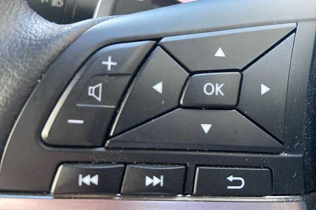 Nissan JUKE 1.0 DiG-T 114 N-Connecta 5dr DCT