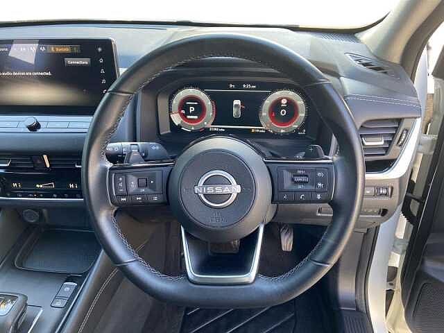 Nissan QASHQAI 1.3 DiG-T MH 158 N-Connecta 5dr Xtronic