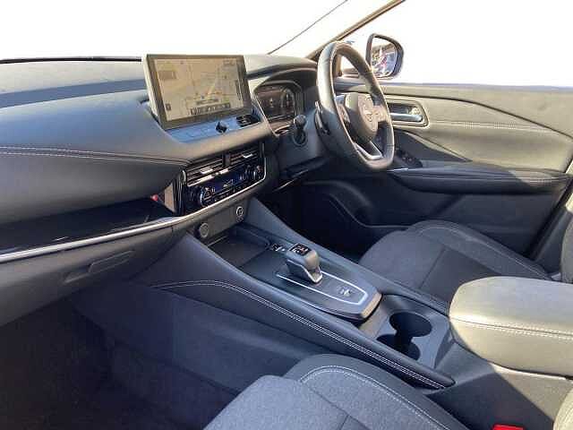 Nissan QASHQAI 1.3 DiG-T MH 158 N-Connecta 5dr Xtronic