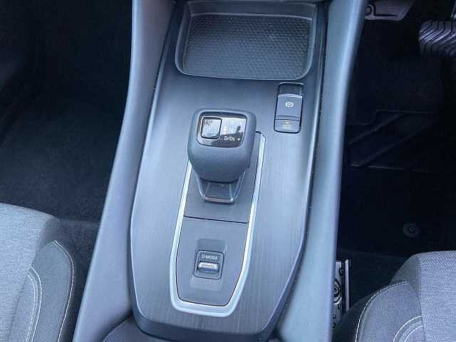 Nissan QASHQAI 1.3 DiG-T MH 158 N-Connecta 5dr Xtronic