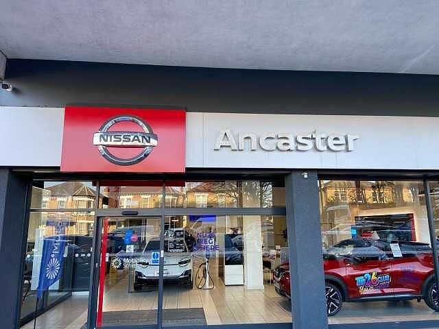 Nissan QASHQAI 1.3 DiG-T MH 158 N-Connecta 5dr Xtronic