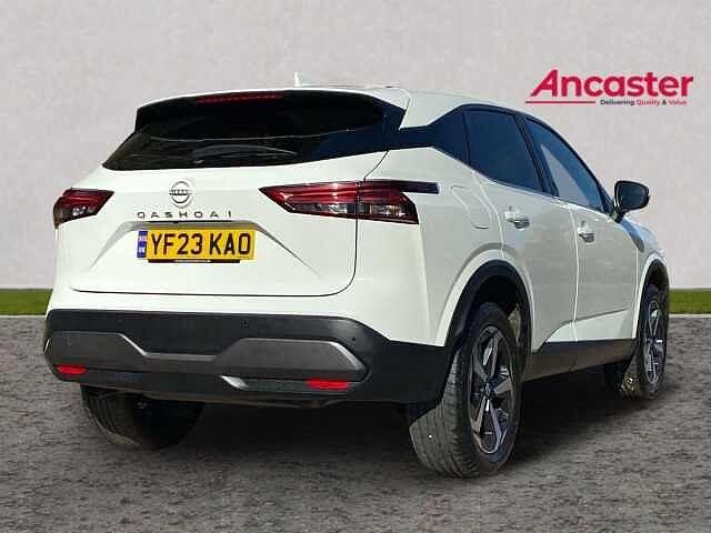 Nissan QASHQAI 1.3 DiG-T MH 158 N-Connecta 5dr Xtronic