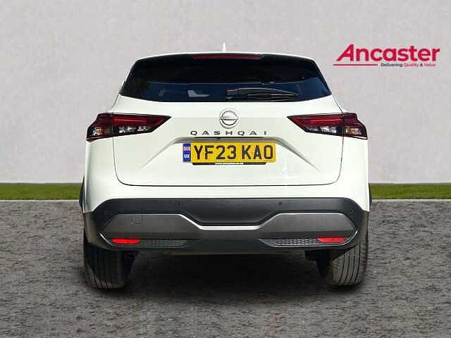 Nissan QASHQAI 1.3 DiG-T MH 158 N-Connecta 5dr Xtronic