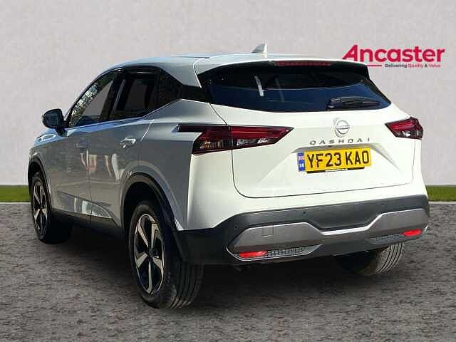 Nissan QASHQAI 1.3 DiG-T MH 158 N-Connecta 5dr Xtronic