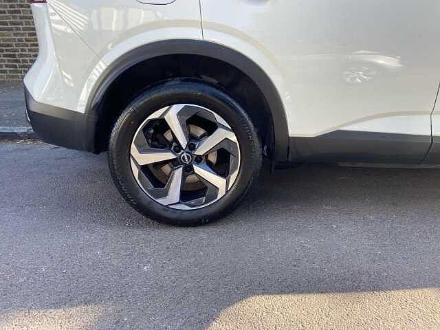 Nissan QASHQAI 1.3 DiG-T MH 158 N-Connecta 5dr Xtronic