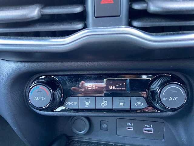 Nissan JUKE 1.0 DiG-T N-Connecta 5dr DCT