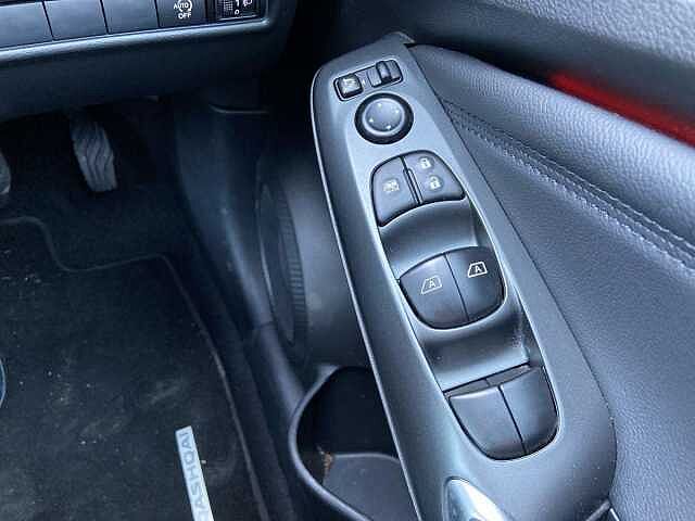 Nissan JUKE 1.0 DiG-T N-Connecta 5dr DCT