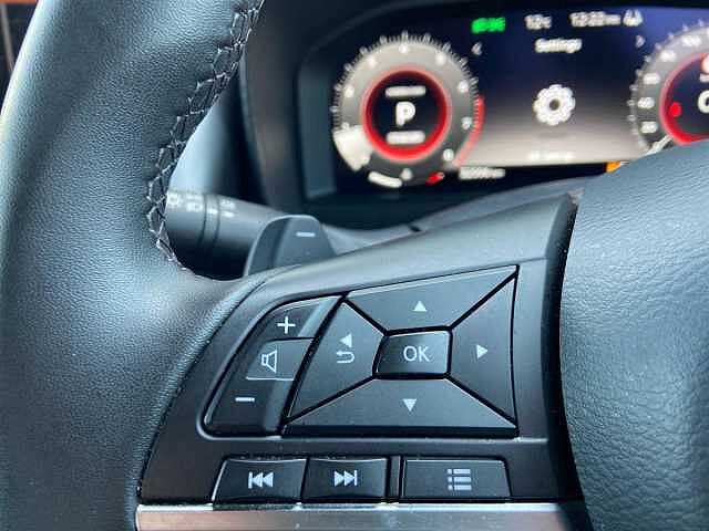 Nissan JUKE 1.0 DiG-T N-Connecta 5dr DCT