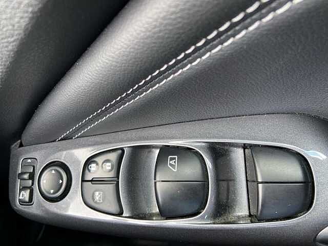 Nissan JUKE 1.6 Hybrid N-Connecta 5dr Auto